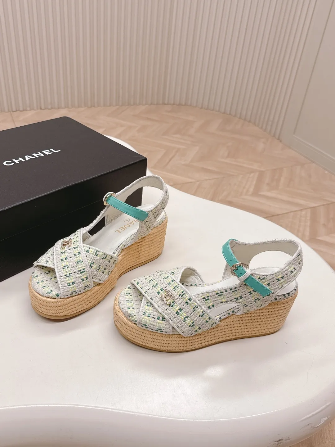 👟👟Ex-factory price 600👟👟 CHANEL Chanel 2025 new sandals and slippers series classic series every style is great rhombus platform sandals and slippers elegant and noble comfortable and versatile upper: sheepskin, woven cloth foot pads: sheepskin sole: rubber outsole size: 35-40